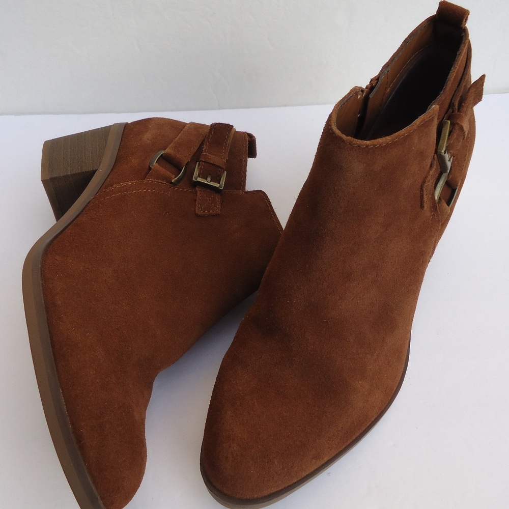 SIZE 8.5. SONOMA SUEDE LEATHER ANKLE BOOTIES.